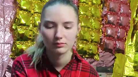 _kikiclark_ online show from March 13, 9:21 pm