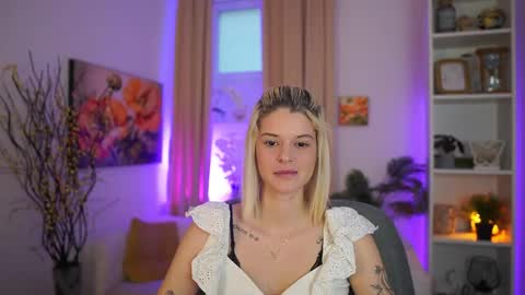 Kitty online show from February 1, 2:04 pm