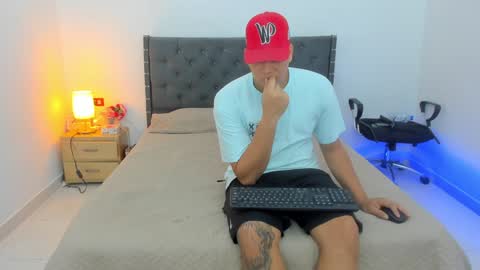 your favorite girl online show from December 22, 3:22 am