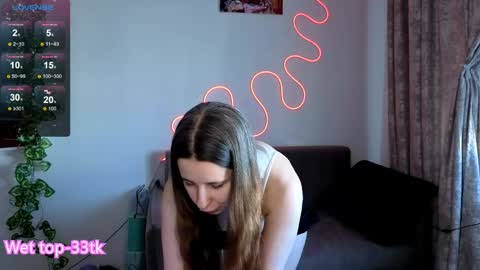 _kylle_ online show from April 1, 1:41 pm