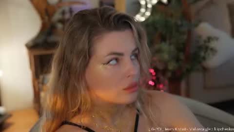 _lady__m_ online show from July 1, 1:56 pm