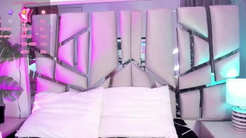 Lanna  online show from March 27, 11:21 am