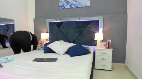 Snapshot of _lauralove_69 chatting on February 4, 9:09 pm Lauralove online show from February 4, 9:09 pm