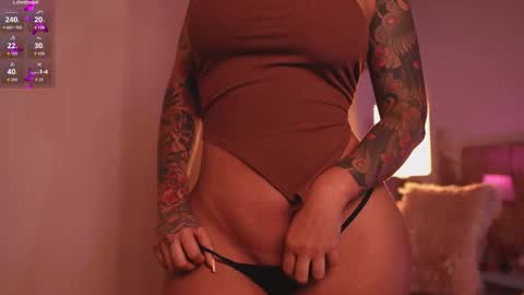 Lissana online show from December 18, 1:55 am