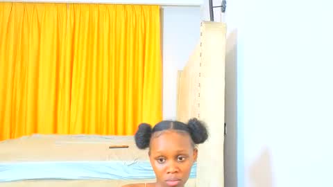 Littlevenus online show from April 18, 2:43 pm