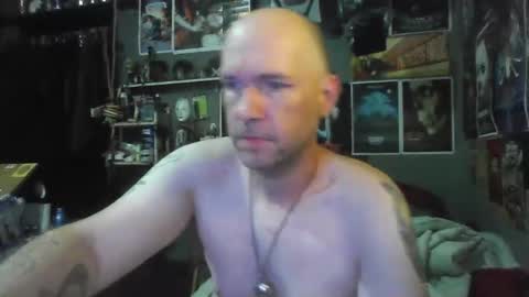 Snapshot of _longfellow chatting on January 10, 4:42 pm That guy online show from January 10, 4:42 pm