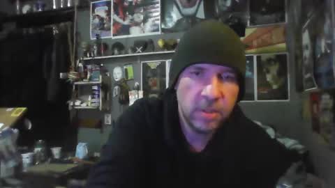 Snapshot of _longfellow chatting on January 14, 8:58 pm That guy online show from January 14, 8:58 pm