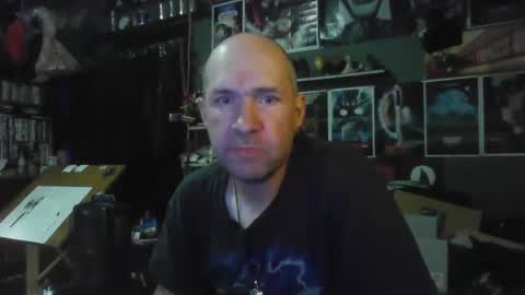 Snapshot of _longfellow chatting on February 12, 10:05 pm That guy online show from February 12, 10:05 pm