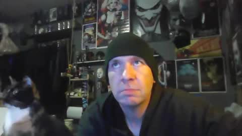 Snapshot of _longfellow chatting on February 22, 11:58 pm That guy online show from February 22, 11:58 pm