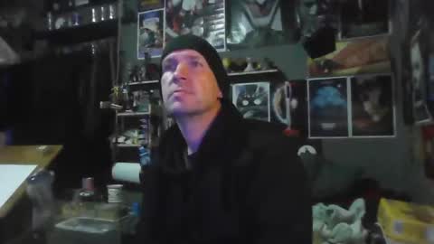 Snapshot of _longfellow chatting on February 25, 12:31 am That guy online show from February 25, 12:31 am