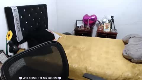 QUEEN online show from February 22, 1:51 am