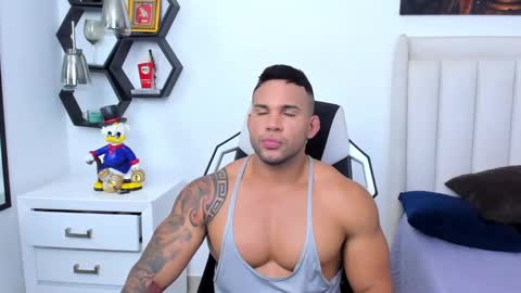 _matthew_santos_ online show from January 31, 10:42 pm