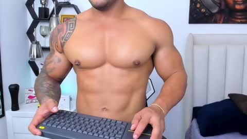 _matthew_santos_ online show from February 17, 11:31 pm