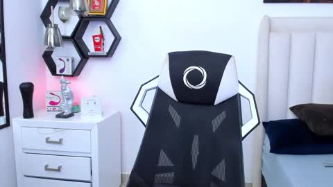 _matthew_santos_ online show from February 23, 3:35 am