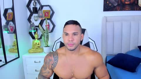 _matthew_santos_ online show from October 13, 7:58 pm