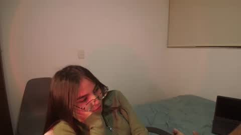 max and abby online show from April 30, 2:07 am