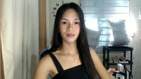 Melly online show from June 16, 7:00 am