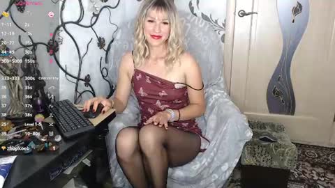 Snapshot of _merry_may_ chatting on July 2, 1:17 pm Maya online show from July 2, 1:17 pm