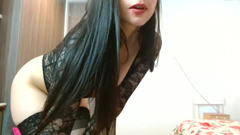 Snapshot of _mia_angel17 chatting on June 17, 7:37 pm MIA online show from June 17, 7:37 pm