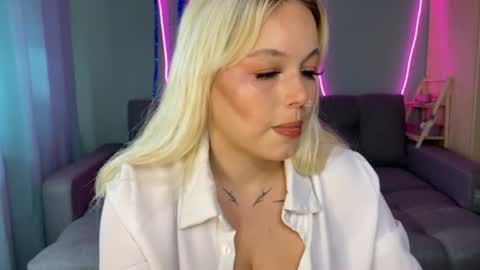 Mia Mason online show from June 28, 12:16 am
