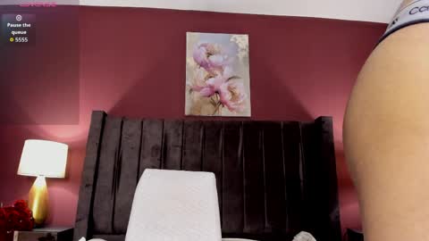 Snapshot of _mila_dyva chatting on June 5, 12:00 pm _mila_dyva online show from June 5, 12:00 pm