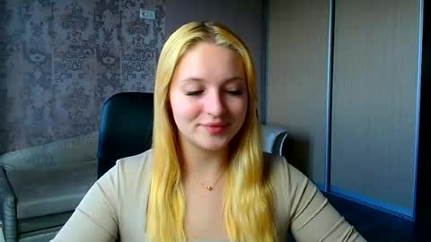 Melanie online show from June 17, 11:34 am
