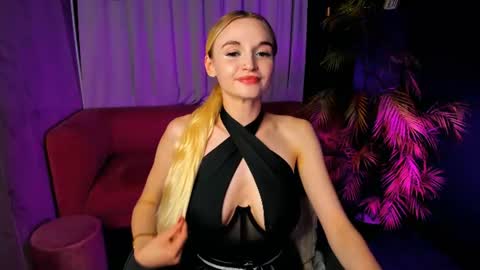 Snapshot of _mila_lux_ chatting on July 2, 8:59 pm Mila online show from July 2, 8:59 pm