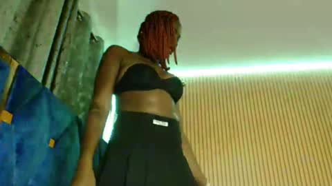Snapshot of _milah chatting on November 10, 3:55 pm Milah online show from November 10, 3:55 pm