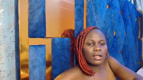 Snapshot of _milah chatting on November 19, 4:45 am Milah online show from November 19, 4:45 am