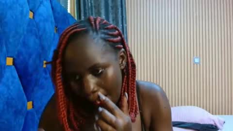 Snapshot of _milah chatting on November 20, 7:35 pm Milah online show from November 20, 7:35 pm