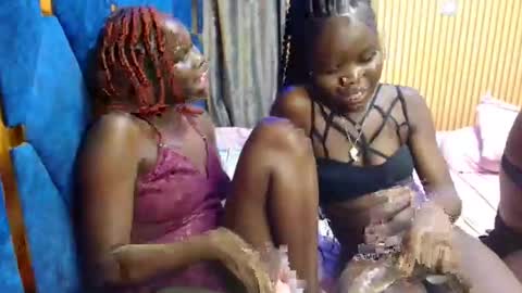 Snapshot of _milah chatting on November 23, 5:35 pm Milah online show from November 23, 5:35 pm