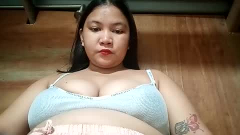 _milkytitsmomxx_ online show from April 4, 5:32 pm