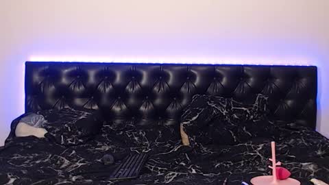 mikey and mia online show from October 8, 6:05 pm