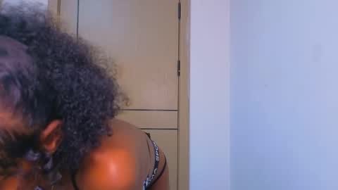 Mimi online show from April 2, 2:26 pm