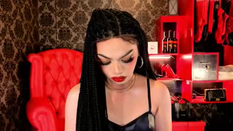 Raven Strauss online show from November 24, 7:02 pm