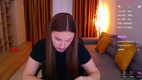 Mia online show from February 25, 10:03 am