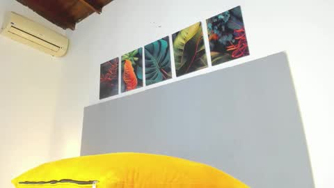 Snapshot of _molly_rosse_ chatting on January 12, 12:32 pm _molly_rosse_ online show from January 12, 12:32 pm