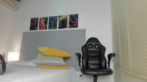 Snapshot of _molly_rosse_ chatting on February 2, 12:04 pm _molly_rosse_ online show from February 2, 12:04 pm