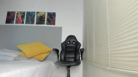 Snapshot of _molly_rosse_ chatting on February 7, 12:09 pm _molly_rosse_ online show from February 7, 12:09 pm