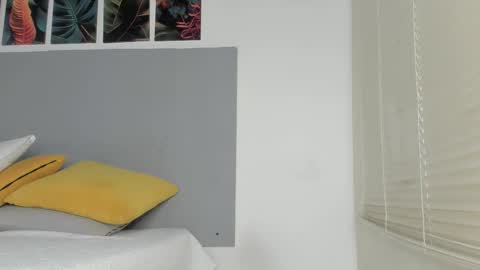 Snapshot of _molly_rosse_ chatting on February 11, 11:48 am _molly_rosse_ online show from February 11, 11:48 am