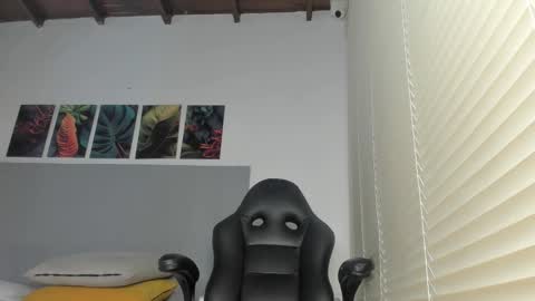 Snapshot of _molly_rosse_ chatting on February 13, 11:50 am _molly_rosse_ online show from February 13, 11:50 am