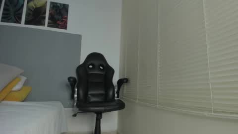 Snapshot of _molly_rosse_ chatting on February 16, 12:12 pm _molly_rosse_ online show from February 16, 12:12 pm