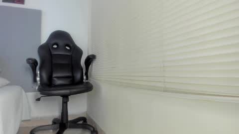 Snapshot of _molly_rosse_ chatting on February 17, 12:12 pm _molly_rosse_ online show from February 17, 12:12 pm