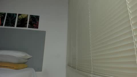 Snapshot of _molly_rosse_ chatting on February 20, 11:43 am _molly_rosse_ online show from February 20, 11:43 am