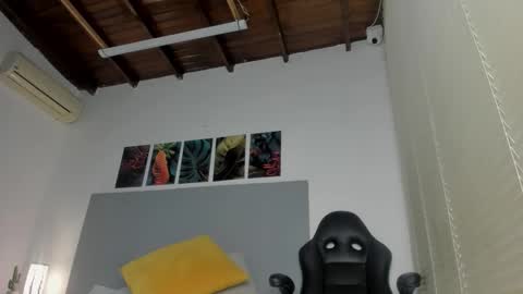 Snapshot of _molly_rosse_ chatting on February 21, 11:55 am _molly_rosse_ online show from February 21, 11:55 am