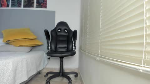 Snapshot of _molly_rosse_ chatting on February 27, 12:05 pm _molly_rosse_ online show from February 27, 12:05 pm