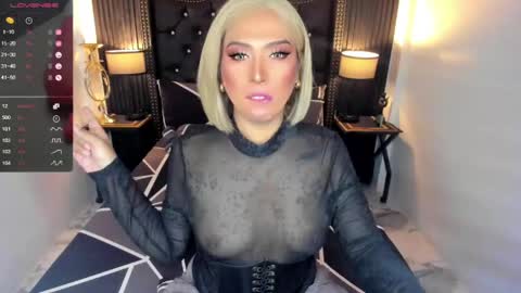 _natashacooper_ online show from June 7, 11:03 am