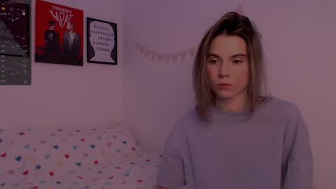 Snapshot of _ni_kiss chatting on December 12, 10:42 pm Nika online show from December 12, 10:42 pm