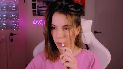 Snapshot of _ni_kiss chatting on February 14, 4:48 pm Nika online show from February 14, 4:48 pm