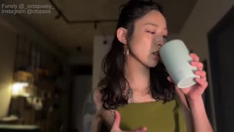 Mikayla online show from March 5, 5:36 am